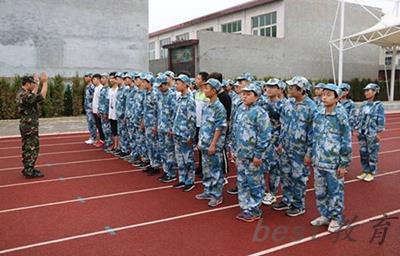 四川省商业服务技工学校有没有酒店管理专业?