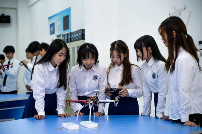 在成都女孩初中毕业后学什么专业最好